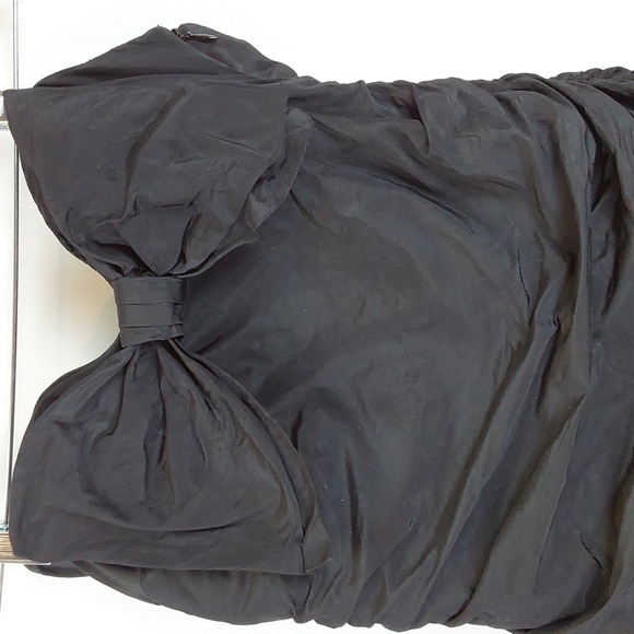 Kay Unger Black Silk Strapless Mini Dress Flounce Hem Neutral Quiet Luxury Sz.8 - Picture 2 of 11